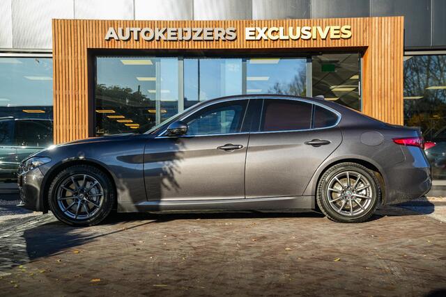 Alfa Romeo GIULIA 2.0 T AWD B4 + GEPANTSERD 280 PK | Diplomatiek veiligheidsglas | Ex-regeringsauto Italië | Unieke historie