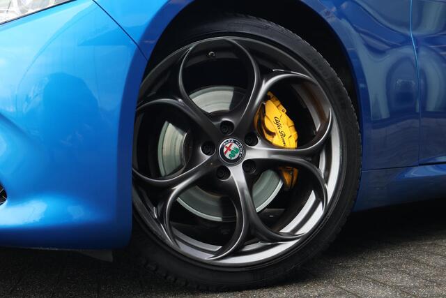 Alfa Romeo GIULIA 2.0 T AWD Veloce