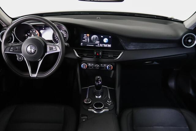 Alfa Romeo GIULIA 2.0T Super 305 PK Afneembare Trekhaak, Memory, Camera, Android Auto/Apple Carplay