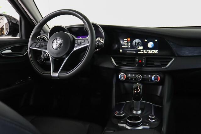 Alfa Romeo GIULIA 2.0T Super 305 PK Afneembare Trekhaak, Memory, Camera, Android Auto/Apple Carplay