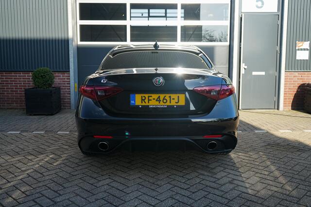Alfa Romeo GIULIA 2.0 T AWD Veloce