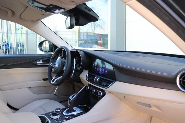 Alfa Romeo GIULIA 2.0T TI/ORIG.NL/CARPLAY/STOEL.STUUR.VERW/DEALEROND.