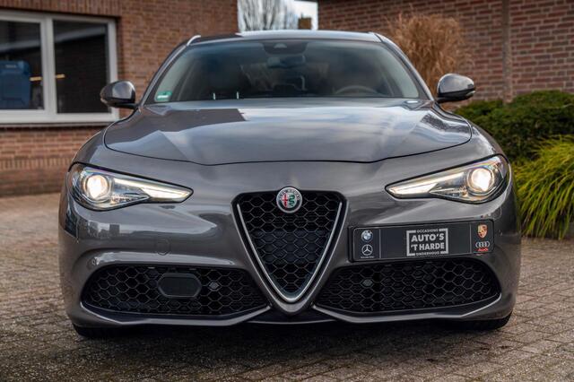 Alfa Romeo GIULIA 2.0 T AWD Veloce 280pk Adaptive Camera Leder Stoel/Stuurverw. 19''