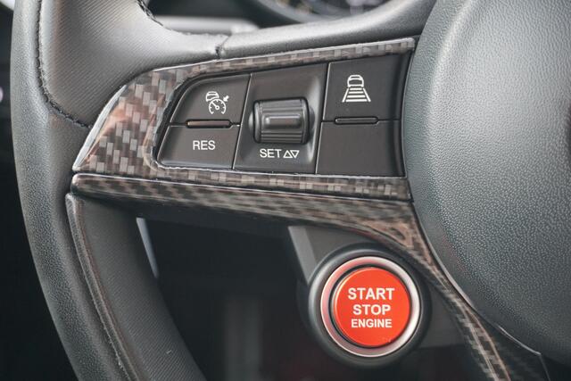 Alfa Romeo GIULIA 2.0 T AWD Veloce | Carbon | Carplay | milano edition