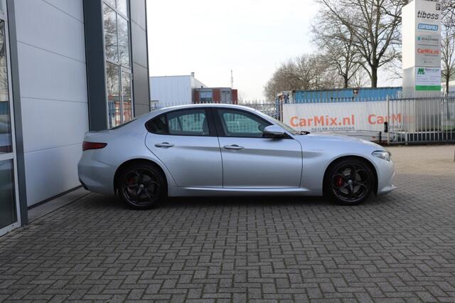 Alfa Romeo GIULIA 2.0 T Q4 AWD 280PK VELOCE/ORIG.NL/GEDOCUMENTEERD/KEYLESS/MEMORY/19