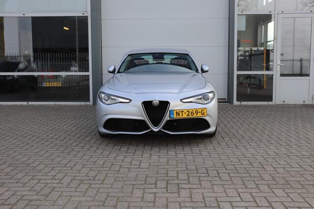 Alfa Romeo GIULIA 2.0 T Q4 AWD 280PK VELOCE/ORIG.NL/GEDOCUMENTEERD/KEYLESS/MEMORY/19