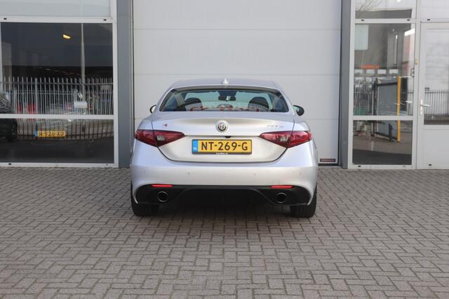 Alfa Romeo GIULIA 2.0 T Q4 AWD 280PK VELOCE/ORIG.NL/GEDOCUMENTEERD/KEYLESS/MEMORY/19