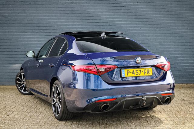 Alfa Romeo GIULIA 2.0T Corporate Edition 310 PK / PANO / TREKH. / STUUR + STOELVERW.