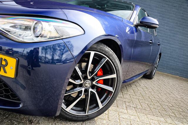 Alfa Romeo GIULIA 2.0T Corporate Edition 310 PK / PANO / TREKH. / STUUR + STOELVERW.