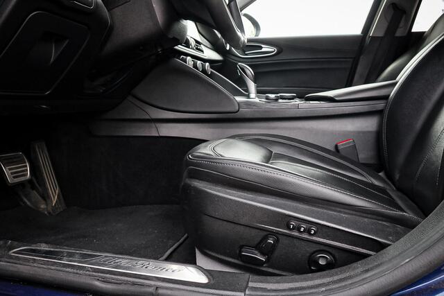 Alfa Romeo GIULIA 2.0T Corporate Edition 310 PK / PANO / TREKH. / STUUR + STOELVERW.