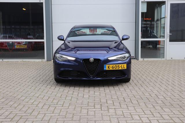 Alfa Romeo GIULIA 2.0T SPRINT/VELOCE.INT/STOEL.STUUR.VERW/ADAP.CRUISE/19