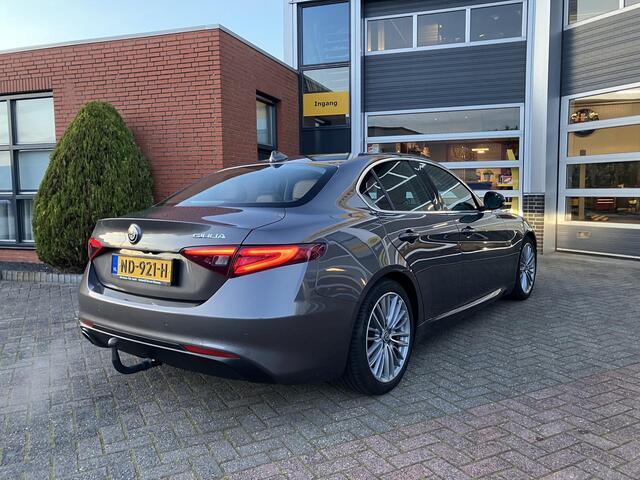 Alfa Romeo GIULIA 2.0T Super | Cognac lederen bekleding | Afneembare Trekhaak |