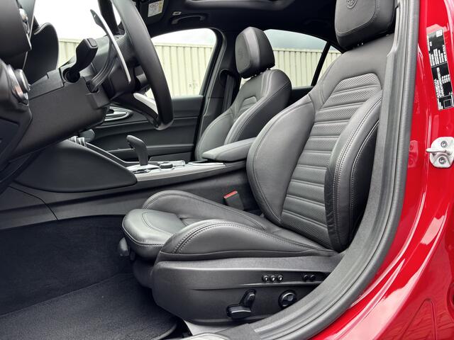 Alfa Romeo GIULIA 2.0 T Veloce AWD | Schuifdak | Ad.Susp. | Harman Kardon | Full options!