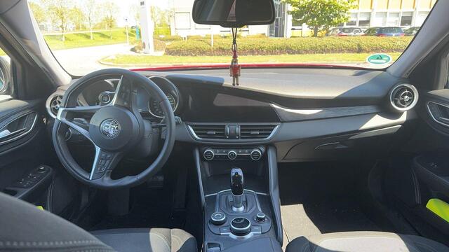 Alfa Romeo GIULIA 2.0T 200pk | Trekhaak | 1.600kg Trekgewicht | Navigatie