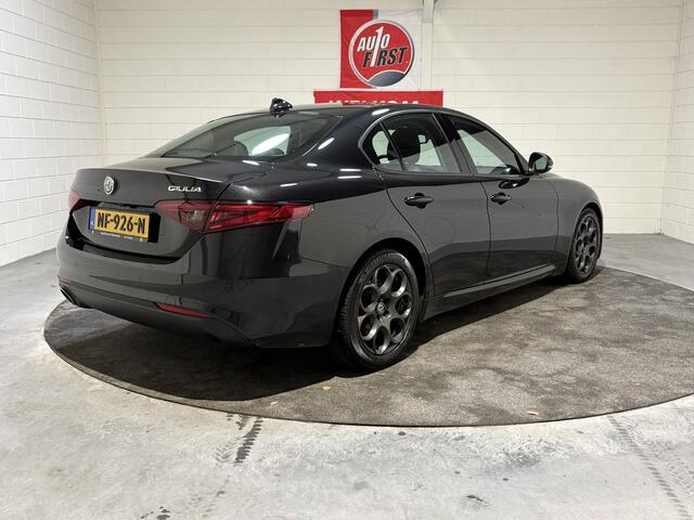 Alfa Romeo GIULIA 2.0T Super, Nieuwstaat, Volledig dealer onderhouden, Leder met memory, Cruise, Clima, Navi, Blue tooth, Achteruitrijcamera, Parkeersensoren, Michelin all season