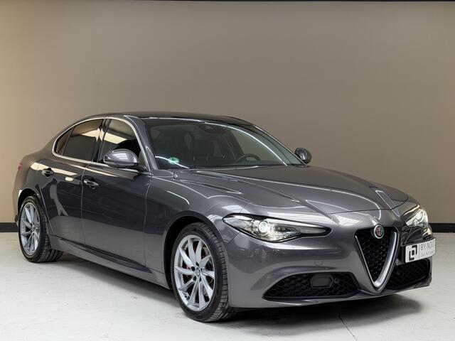 Alfa Romeo GIULIA 2.0T Super, 200Pk, 2020, 1ste eigenaar, Volledig onderhouden, Panoramadak, Climate control, Cruise control, Parkeersensoren, Xenon koplampen, Elektrische stoelen, Stoel + stuurverwarming,