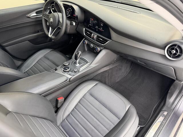 Alfa Romeo GIULIA 2.0T Super, 200Pk, 2020, 1ste eigenaar, Volledig onderhouden, Panoramadak, Climate control, Cruise control, Parkeersensoren, Xenon koplampen, Elektrische stoelen, Stoel + stuurverwarming,