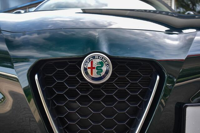 Alfa Romeo GIULIA 2.2 TI Verde Visconti Leder Carplay Stoelverw.