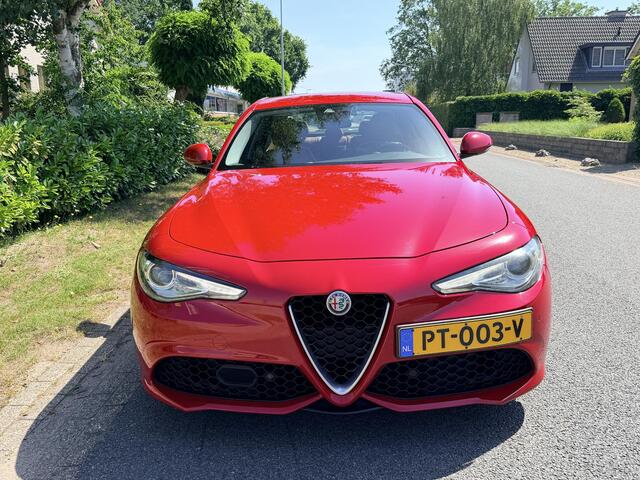 Alfa Romeo GIULIA 2.0T Q2 Veloce 310PK AutomaatoLederoNavi