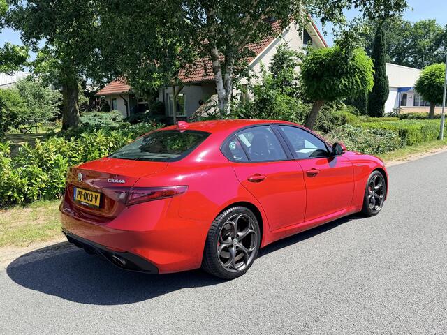 Alfa Romeo GIULIA 2.0T Q2 Veloce 310PK AutomaatoLederoNavi