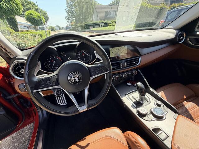 Alfa Romeo GIULIA 2.0T Q2 Veloce 310PK AutomaatoLederoNavi