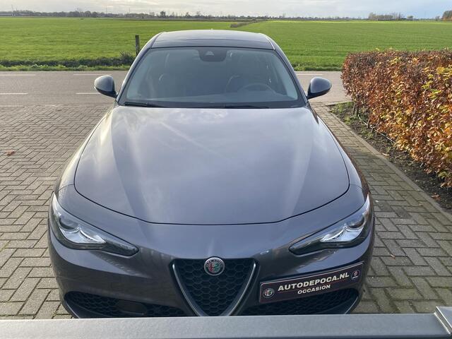 Alfa Romeo GIULIA 2.0 T Veloce AWD Pack performance - Panorama dak - Harman Kardon