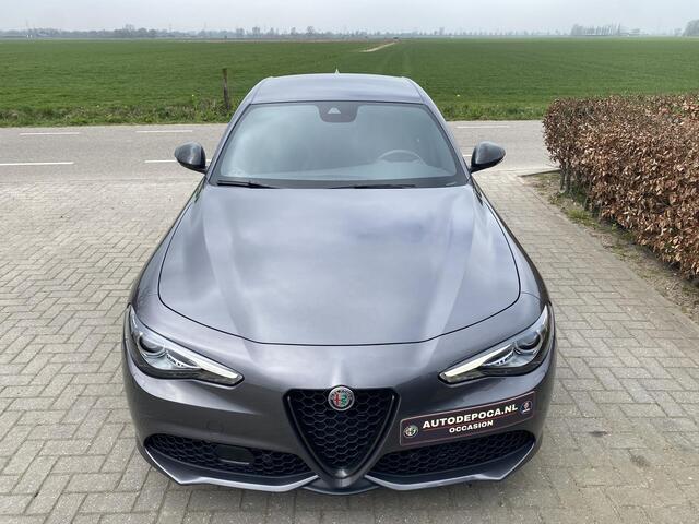Alfa Romeo GIULIA 2.0 T Veloce AWD Pack performance - Panorama dak - Harman Kardon