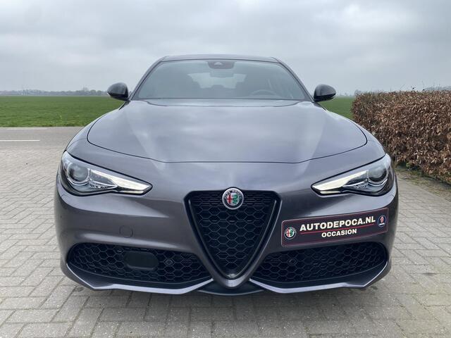 Alfa Romeo GIULIA 2.0 T Veloce AWD Pack performance - Panorama dak - Harman Kardon