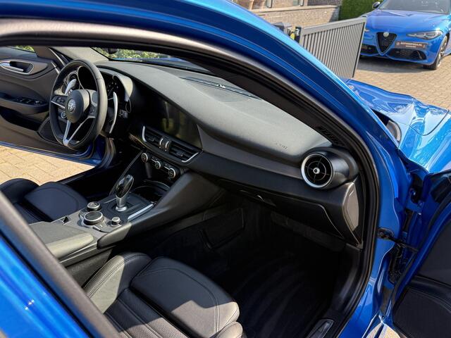 Alfa Romeo GIULIA 2.0 T AWD Veloce Coming soon!!