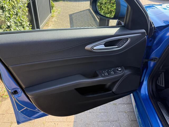 Alfa Romeo GIULIA 2.0 T AWD Veloce Coming soon!!