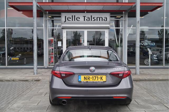 Alfa Romeo GIULIA 2.0T Super | Climate Control | Navigatie | Afneembare Trekhaak |