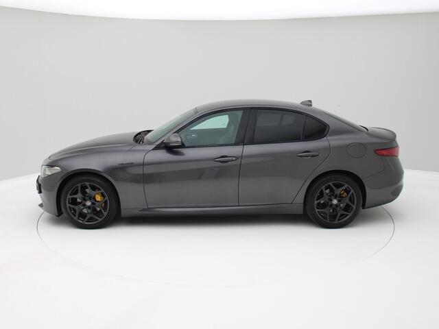Alfa Romeo GIULIA 2.0T Sprint 200PK Automaat / Camera / Leder / Carplay / Origineel NL