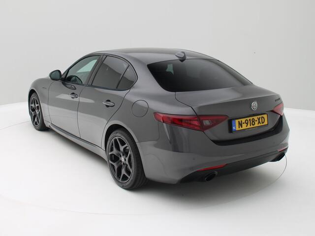 Alfa Romeo GIULIA 2.0T Sprint 200PK Automaat / Camera / Leder / Carplay / Origineel NL