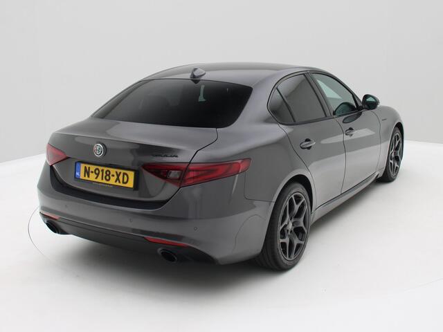 Alfa Romeo GIULIA 2.0T Sprint 200PK Automaat / Camera / Leder / Carplay / Origineel NL