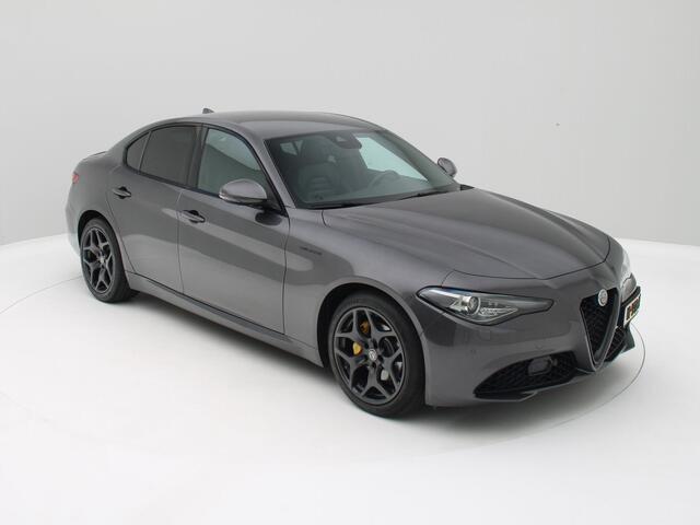 Alfa Romeo GIULIA 2.0T Sprint 200PK Automaat / Camera / Leder / Carplay / Origineel NL