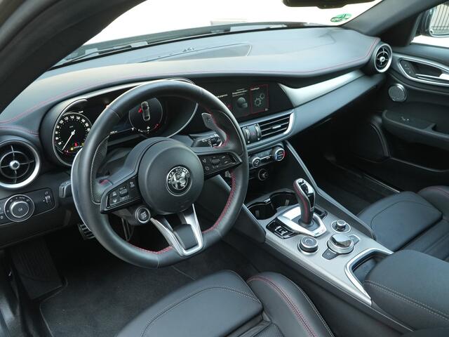 Alfa Romeo GIULIA 2.0 Turbo 280 PK Competizione Q4 AWD | Harman | Veloce | 19"