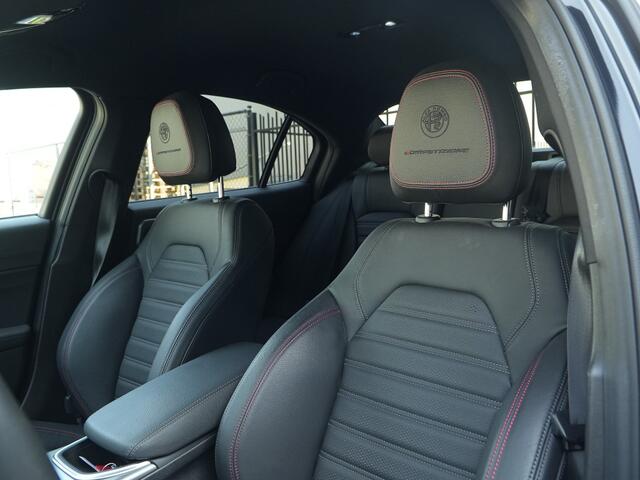 Alfa Romeo GIULIA 2.0 Turbo 280 PK Competizione Q4 AWD | Harman | Veloce | 19"