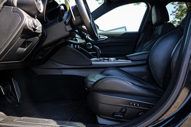 Alfa Romeo GIULIA 2.0 T Veloce AWD H&K / ADAS 2 / LEDER DASH / ACC