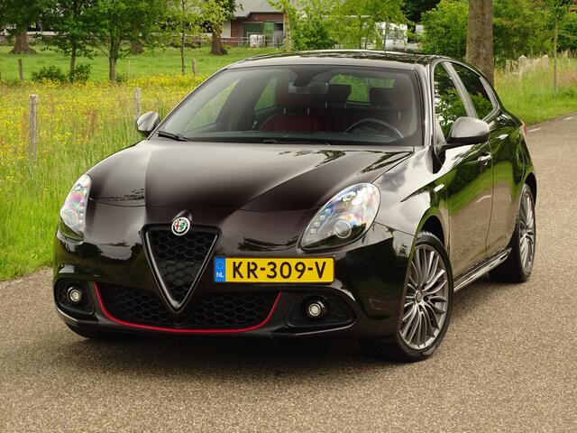 Alfa Romeo GIULIETTA 1.4 Turbo Carbon | Leer | Nav | Sportiva 8C | All wheather