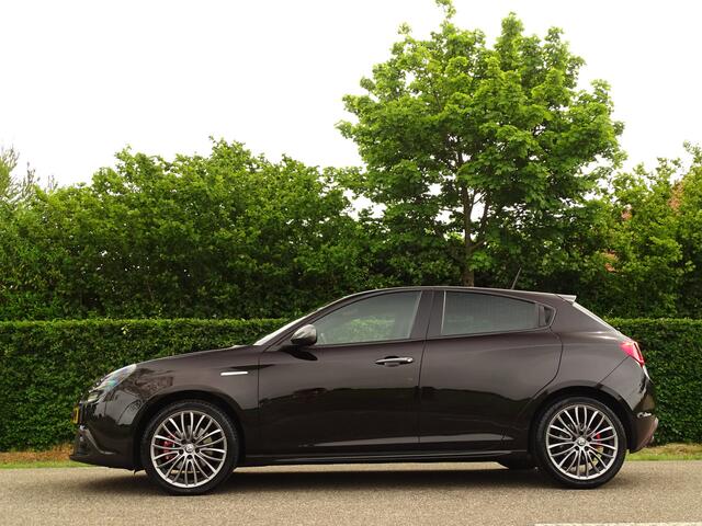 Alfa Romeo GIULIETTA 1.4 Turbo Carbon | Leer | Nav | Sportiva 8C | All wheather