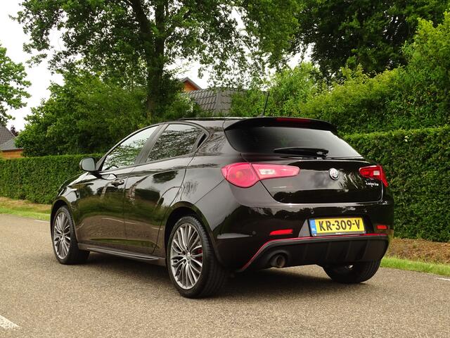 Alfa Romeo GIULIETTA 1.4 Turbo Carbon | Leer | Nav | Sportiva 8C | All wheather