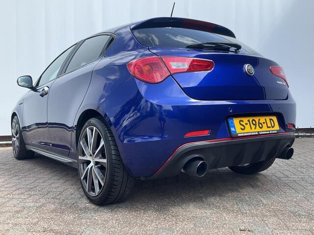 Alfa Romeo GIULIETTA 1.750 Turbo 241pk Veloce Automaat Carplay Sport-Stoelen Nav/Cruise Voll.Onderhouden!