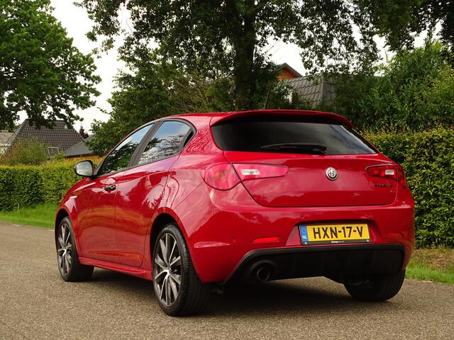Alfa Romeo GIULIETTA 1.4 Turbo Sport | Nav | Stoelverw.| 18inch | Miron | Rosso | Brembo