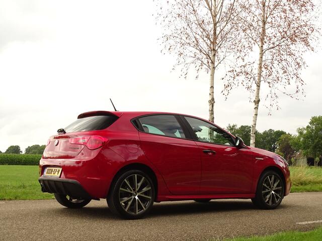 Alfa Romeo GIULIETTA 1.4 Turbo Sport | Nav | Stoelverw.| 18inch | Miron | Rosso | Brembo