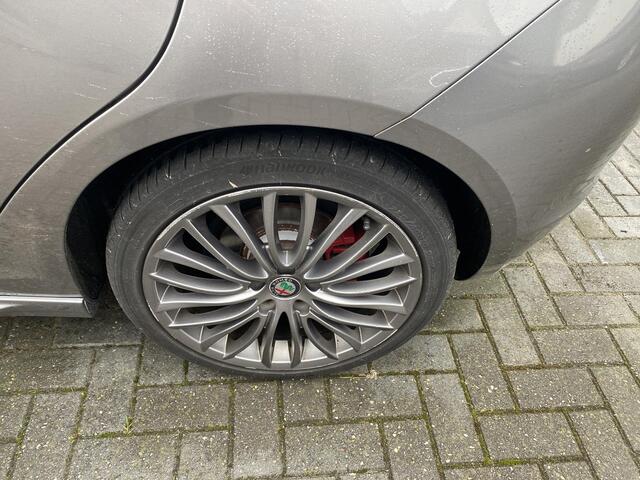 Alfa Romeo GIULIETTA 1.4 Turbo MultiAir Super Lederen interieur Trekhaak Navigatie