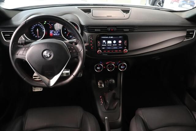 Alfa Romeo GIULIETTA 1.4 Turbo MultiAir Super | Climate control | Lederen bekleding | Navigatie | 18" Lichtmetaal | Parkeersensor | Cruise control |