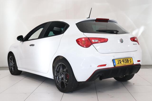 Alfa Romeo GIULIETTA 1.4 Turbo MultiAir Super | Climate control | Lederen bekleding | Navigatie | 18" Lichtmetaal | Parkeersensor | Cruise control |