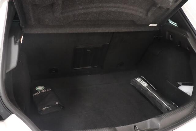 Alfa Romeo GIULIETTA 1.4 Turbo MultiAir Super | Climate control | Lederen bekleding | Navigatie | 18" Lichtmetaal | Parkeersensor | Cruise control |