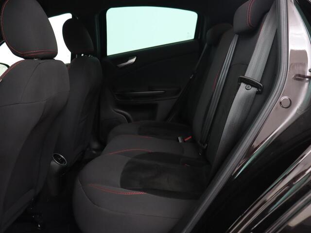 Alfa Romeo GIULIETTA 1.4 T Sprint | Origineel NL | Automaat | Alcantara | Navigatie | 18'' | DAB | Climate control | Parkeerhulp | Cruise control