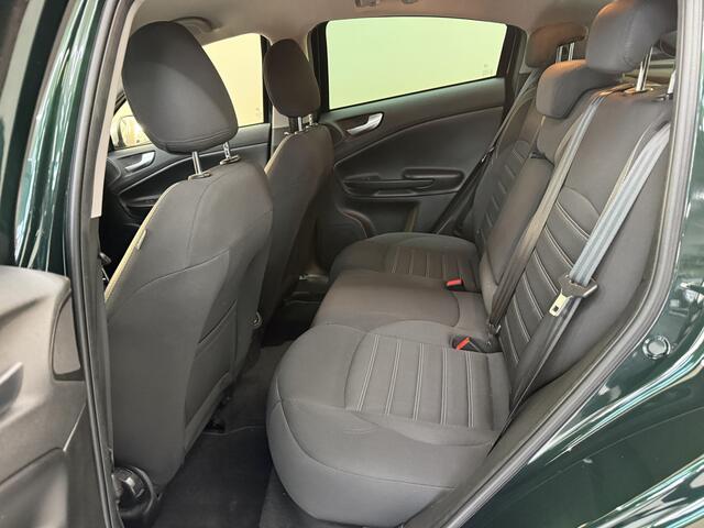 Alfa Romeo GIULIETTA 1.4 Turbo Super, 120Pk, 2019, 2de eigenaar, Volledige historie, Xenon koplampen, Parkeersensoren, DAB Radio, Navigatie, Cruise control, Stoelverwarming,